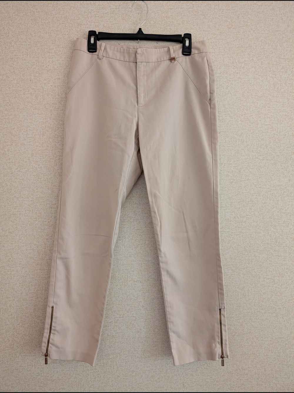 Calvin Klein Cropped Ankle Pants in Light Beige
